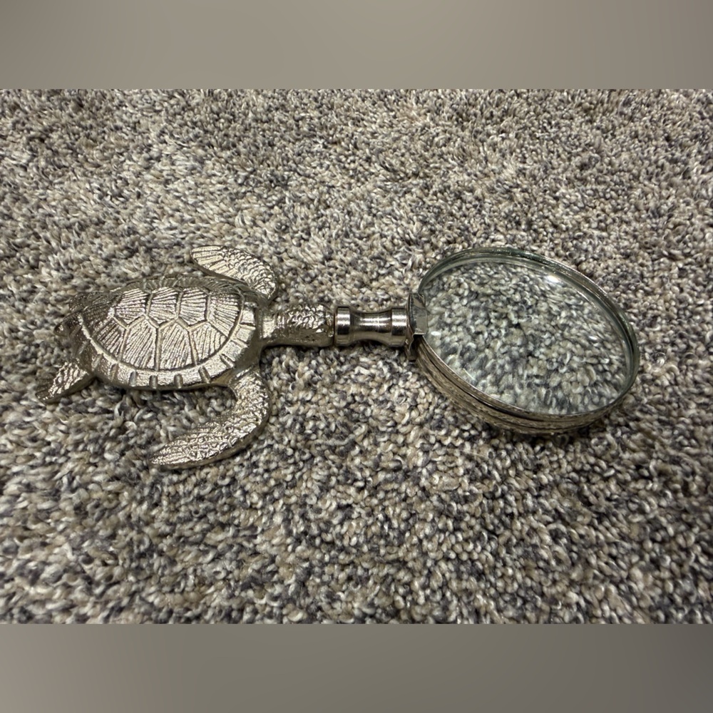Silver Turtle Magnifying Glass